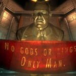 Het standbeeld van Andrew Ryan in de lift naar Rapture, Bioshock.