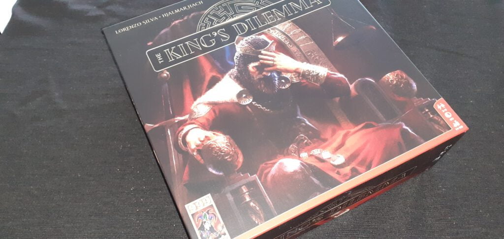 De doos van The King's Dilemma zoals uitgegeven door 999 Games.