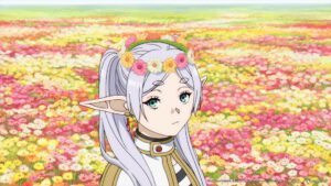 Een screenshot uit Frieren, een van mijn top 5 series van 2023. De titulaire Frieren staat in een veld vol broemen, met een bloemenkrans op haar hoofd.