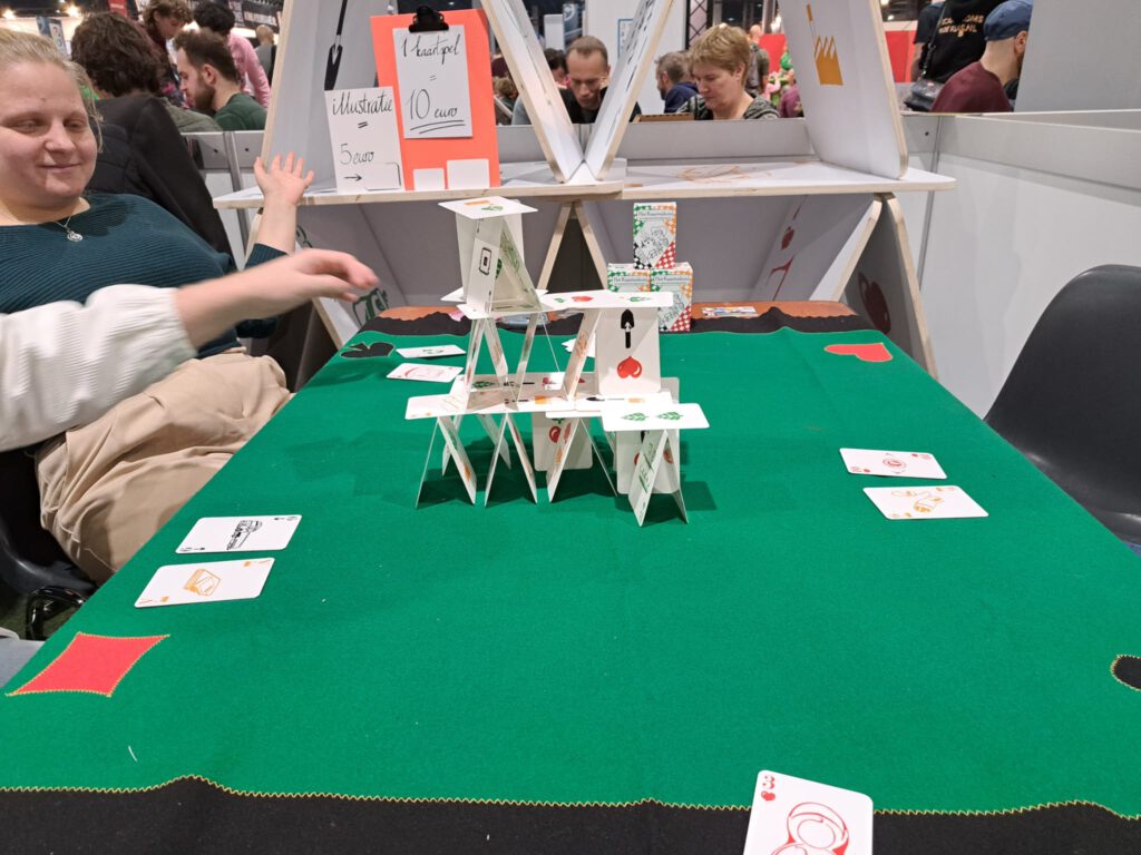 We bouwden een kaartenhuis voor Het Kaartenhuis op Spellenspektakel 2024