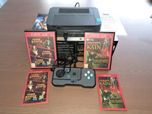 Mijn nieuwe Evercade VS-R, die kwam met Tomb Raider. Ik heb er ook de Legacy of Kain-bundel bij gekocht.