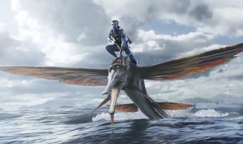 Jake Sully vliegt op een dorado. Een screenshot uit AVATAR: Way of Water.