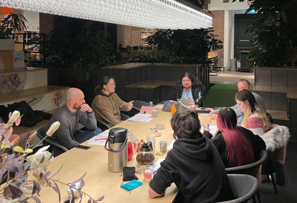 Mijn spelers werken hard samen om de wens van een onschuldig meisje uit te laten komen. Een foto in het Korenbeurs, Schiedam.