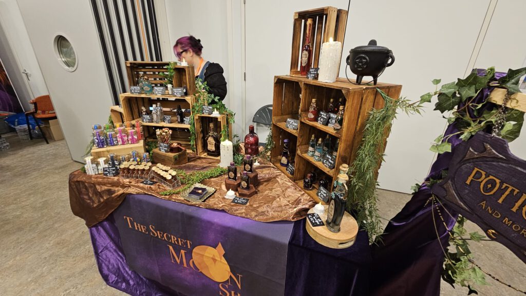 De stand van Secret Moon Shop op Rincon 2026.