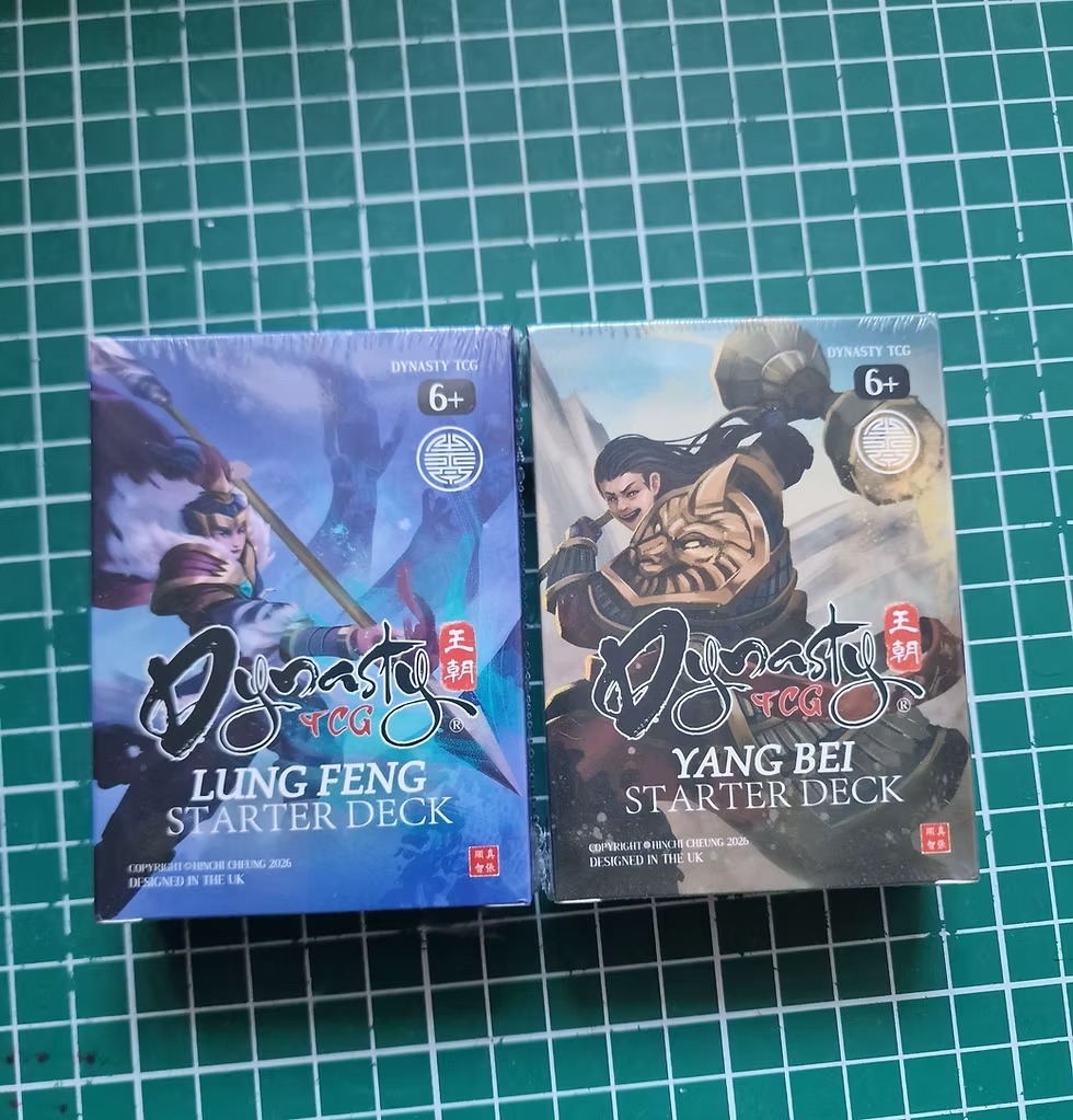 Twee starter decks voor Dynasty TCG, binnenkort lanceert op Kickstarter.